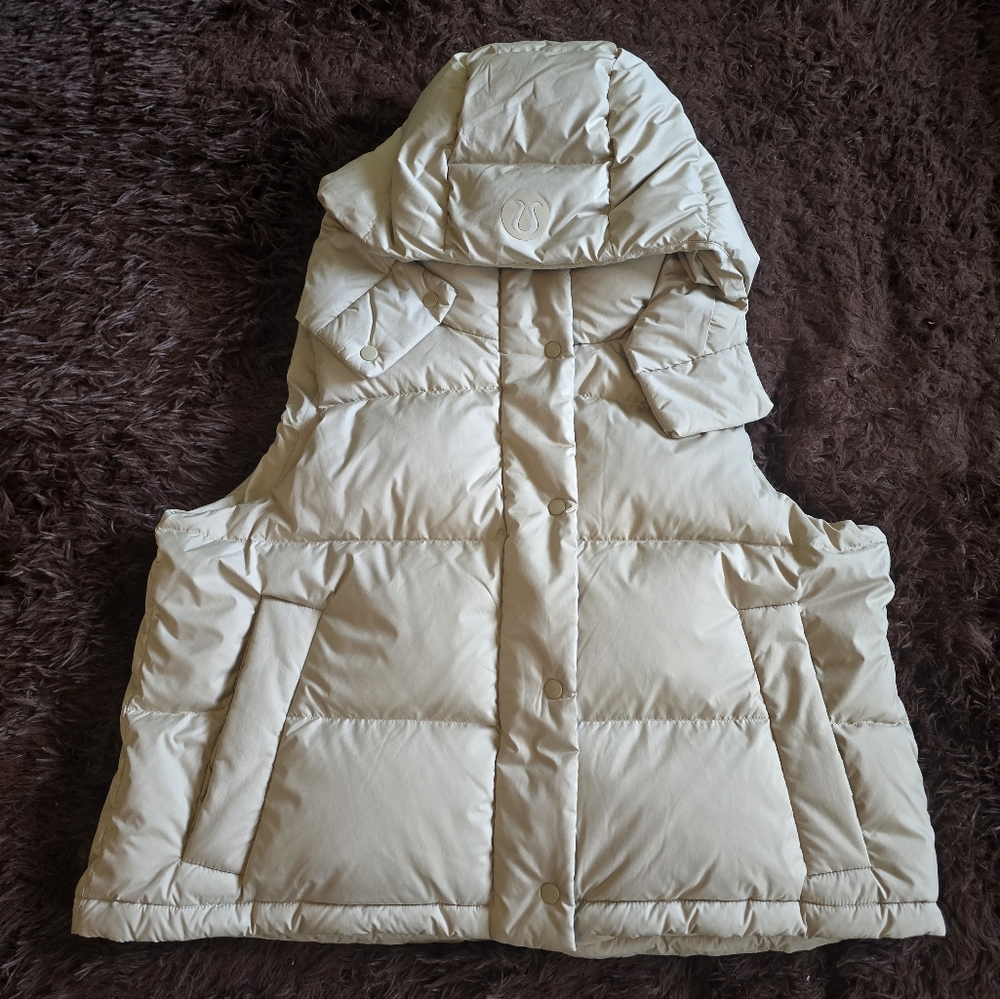 Lululemon Cropped Wunder Puff Vest in Trench